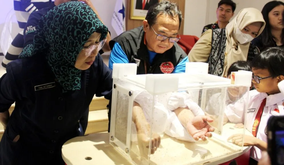 Enesis dan Kemenkes Edukasi Cegah DBD melalui Kegiatan Mewarnai Bagi Anak SD (2)