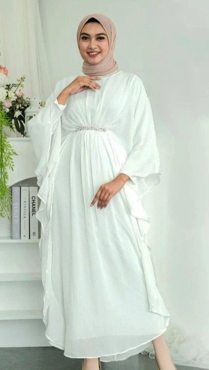 OOTD Gamis Putih Kaftan Elegan