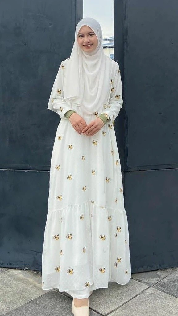 Gamis Putih Motif Sederhana