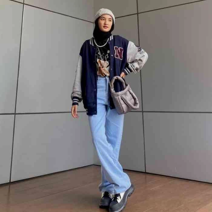 High Waist Jeans dan Bomber Jacket