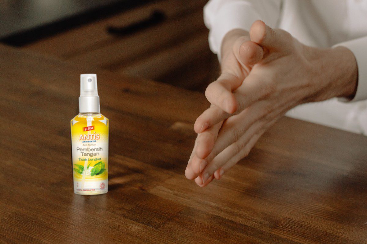 Panduan Penggunaan Hand Sanitizer yang Benar agar Efektif