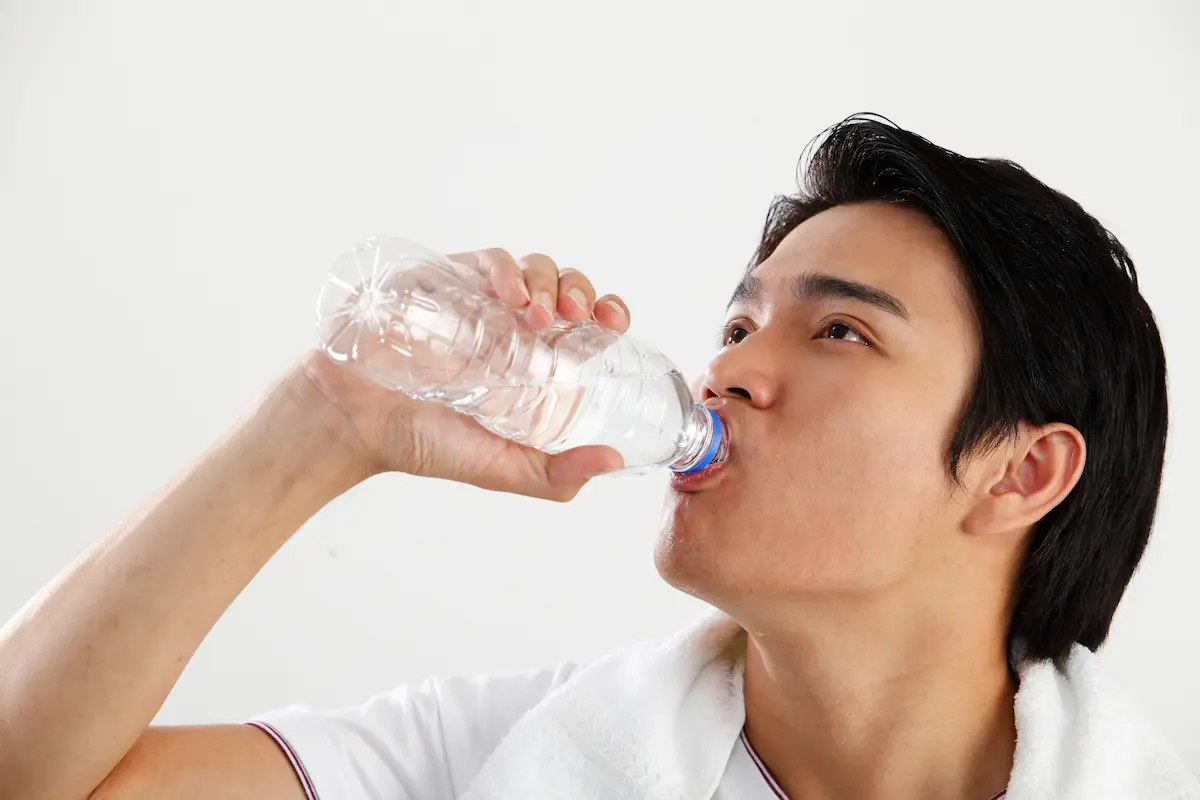 Ini Manfaat Air Minum pH Tinggi, Adakah Risiko Efek Sampingnya?