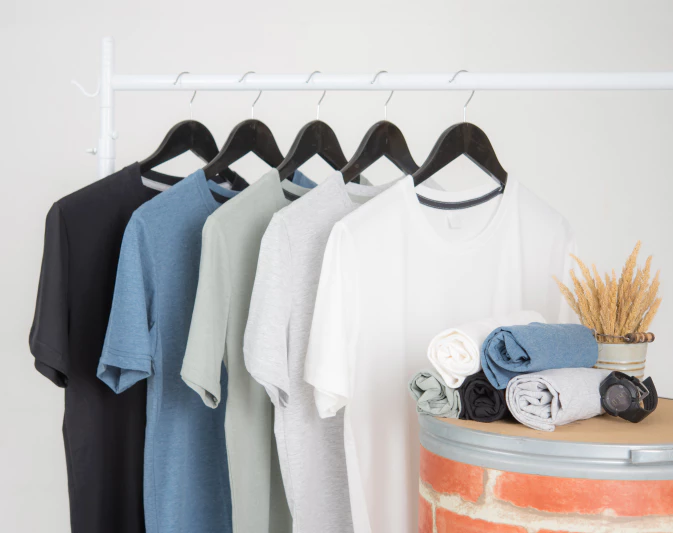7 Rekomendasi Bahan Kaos yang Bagus & Nyaman Seharian