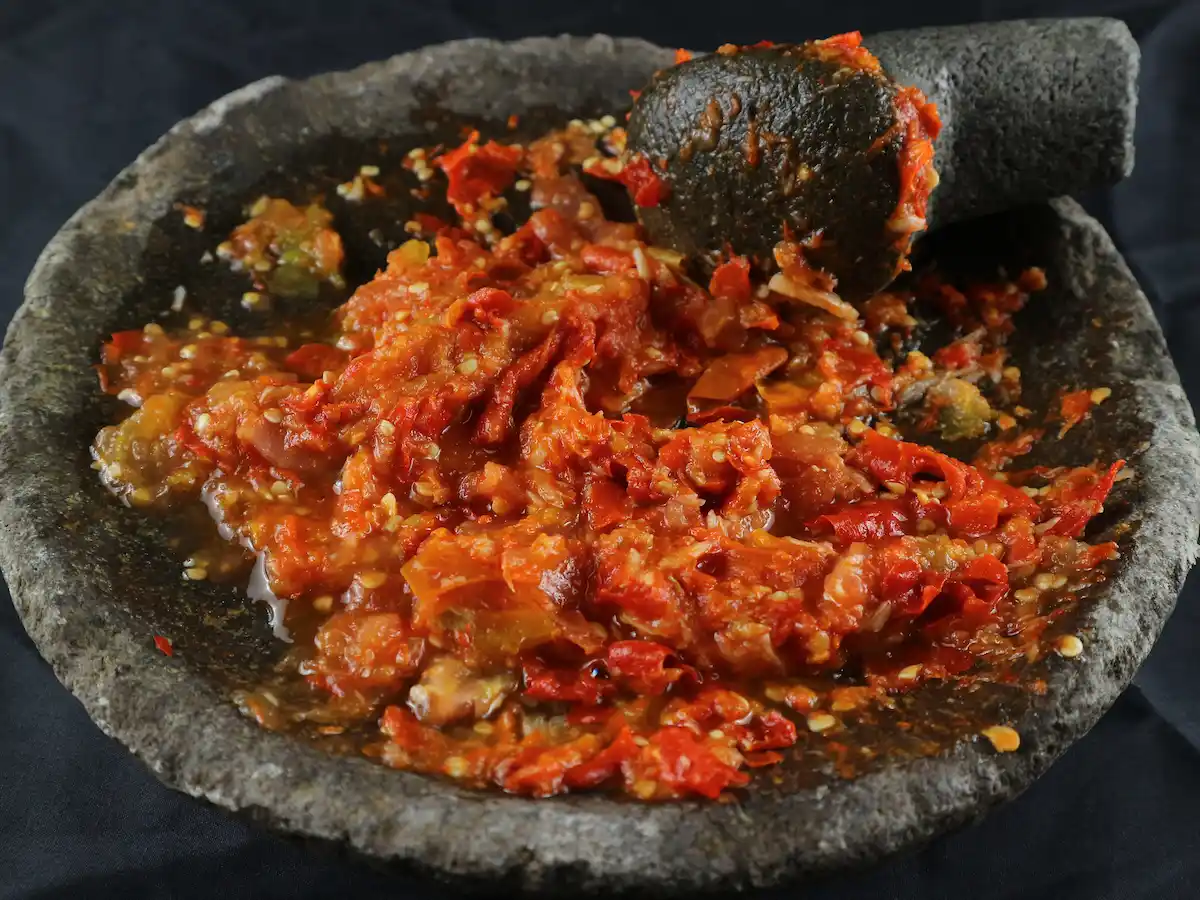 6 Resep Praktis Cara Membuat Sambal Ayam Geprek Pedas dan Gurih