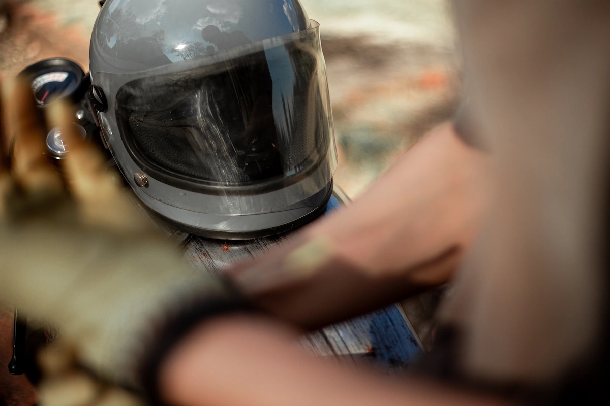 8 Cara Mencuci Helm Agar Tidak Bau yang Mudah, Yuk Coba!
