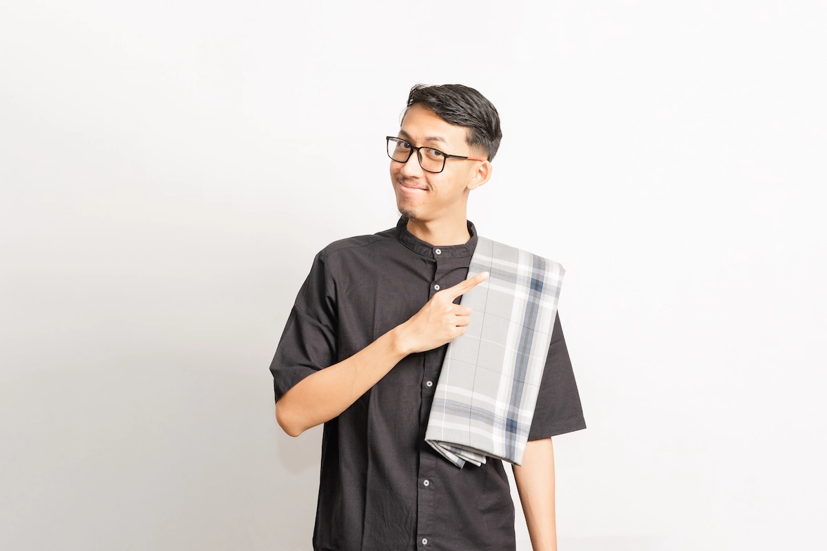 Cara Mencuci Sarung agar Tetap Bersih & Wangi