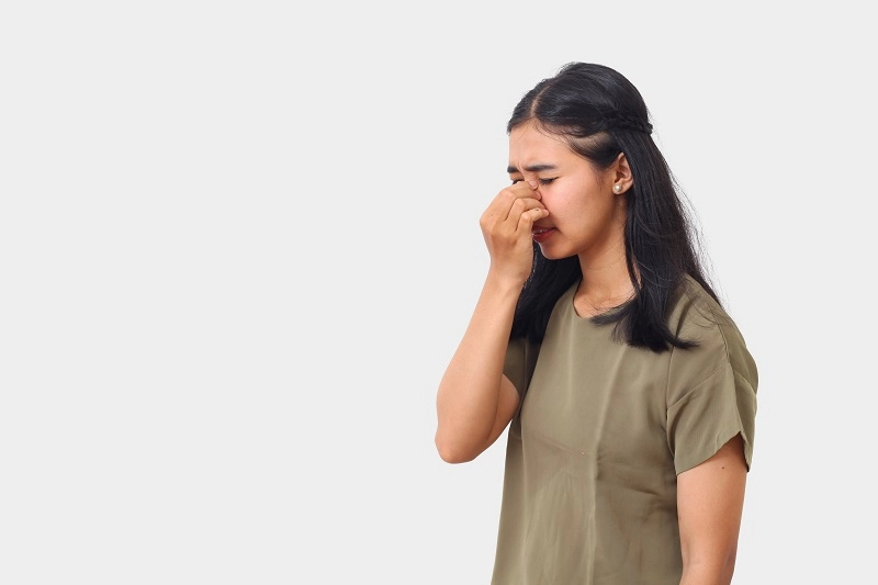 6 Cara Mengatasi Hidung Tersumbat dengan Pijatan, Efektif!