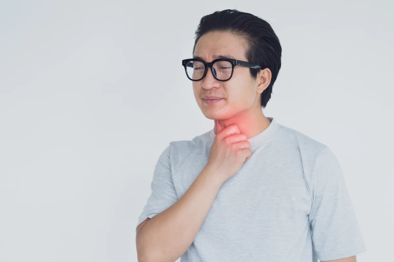 7 Cara Mengatasi Sakit Tenggorokan Efektif Sebelum Puasa