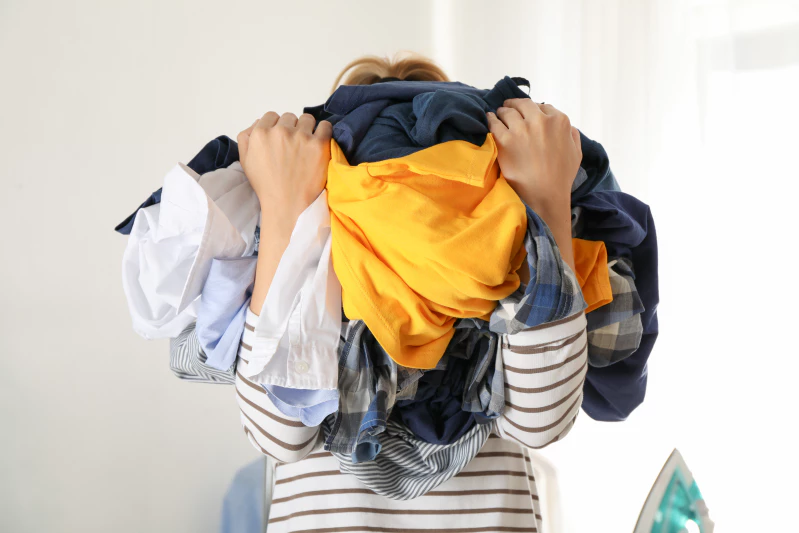 5 Cara Menghilangkan Bau Apek Pada Baju yang Sudah Kering