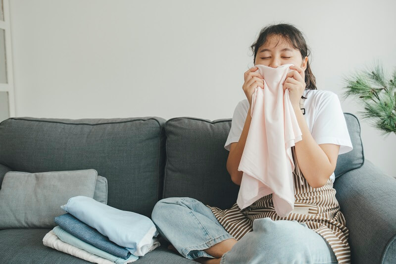 8 Cara Menghilangkan Bau Ketiak pada Baju, Efektif!