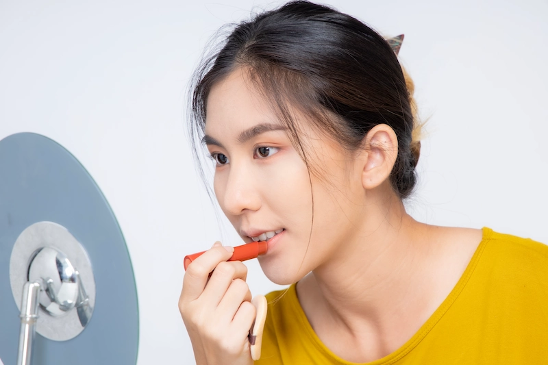 Cara Menghilangkan Bibir Hitam: 10 Tips Mudah Efektif