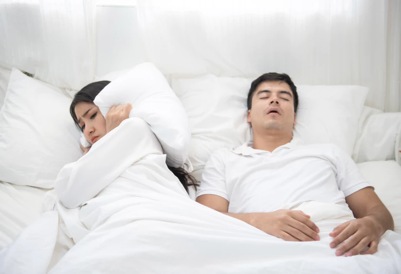 10 Cara Menghilangkan Ngorok saat Tidur secara Alami