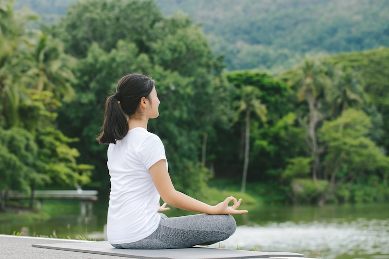 Ini 8 Cara Mengosongkan Pikiran Saat Meditasi, Yuk Coba!
