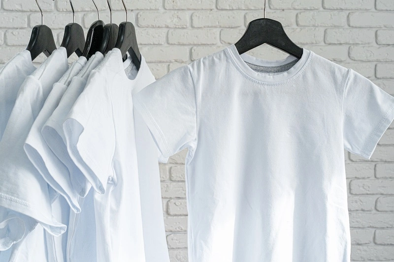 10 Cara Merawat Baju Putih Agar Tidak Kusam & Menguning