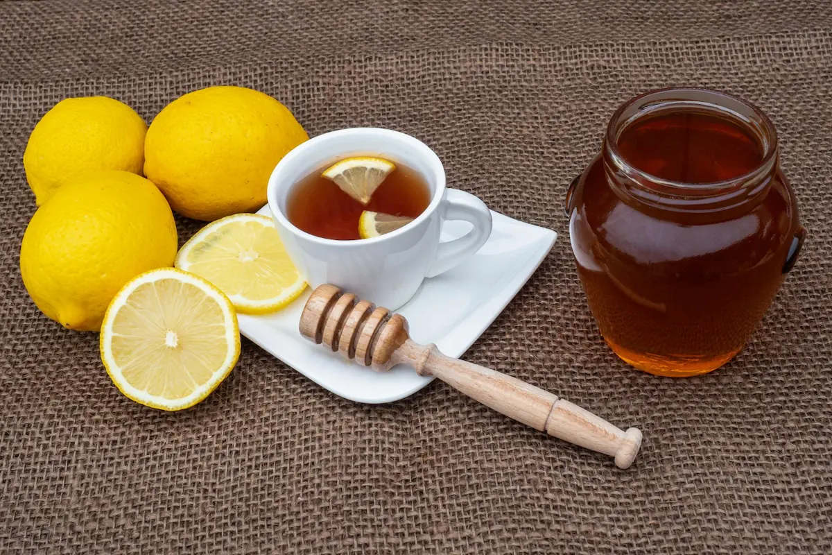 Cara Minum Madu & Lemon yang Benar untuk Panas Dalam, Sudah Tahu?