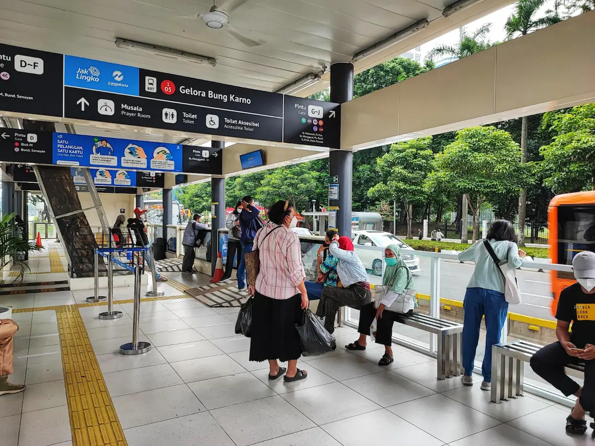 Cara Naik Busway TransJakarta yang Mudah & Aman, Wajib Tahu!