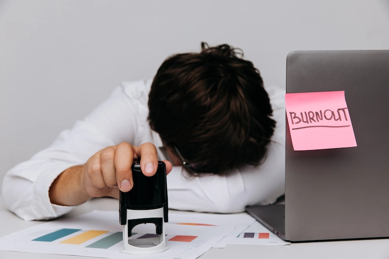 5 Ciri-Ciri Burnout dan Cara Mengatasinya secara Sederhana