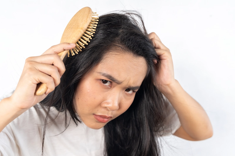 Ciri-Ciri Rambut Rontok karena Stres & Tips Mengatasinya