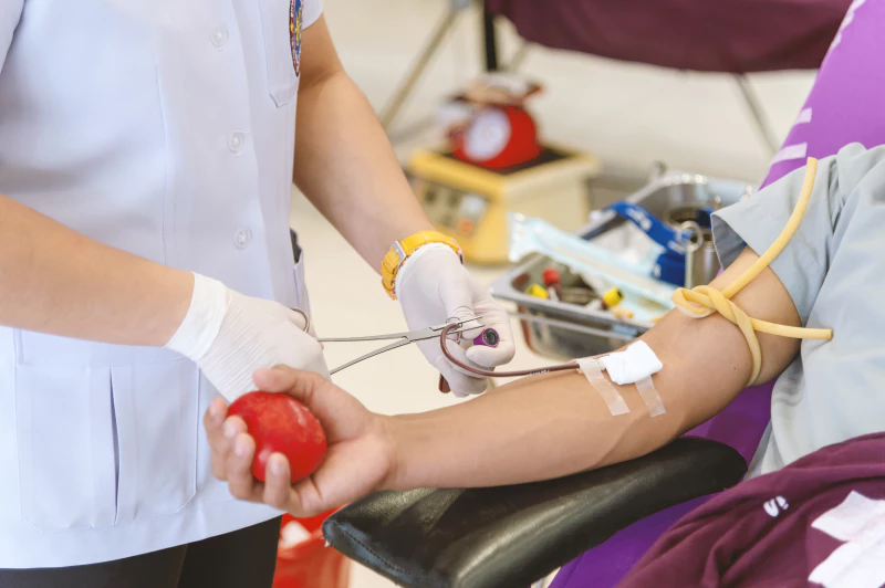 Donor Darah Saat Puasa? Ini Persiapan & Efeknya