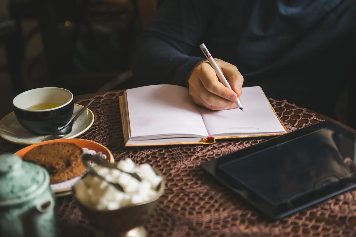 5 Manfaat Journaling yang Mungkin Belum Kamu Sadari, Simak!