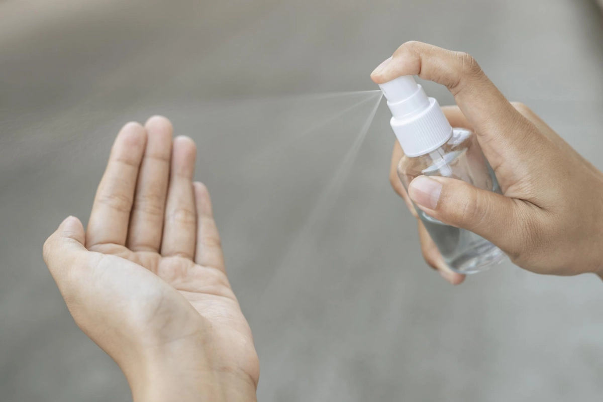 Rekomendasi Hand Sanitizer Spray yang Efektif Membunuh Kuman