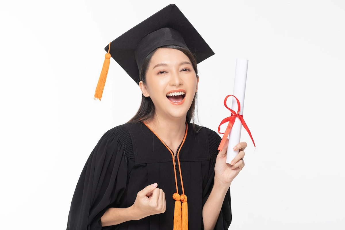 10 Inspirasi Kebaya Wisuda Simple Elegan Biar Makin Berkesan