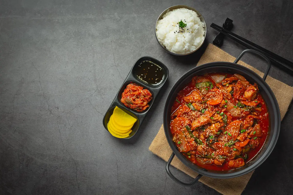 12 Makanan Pedas Korea yang Simpel & Dijamin Bikin Nagih!