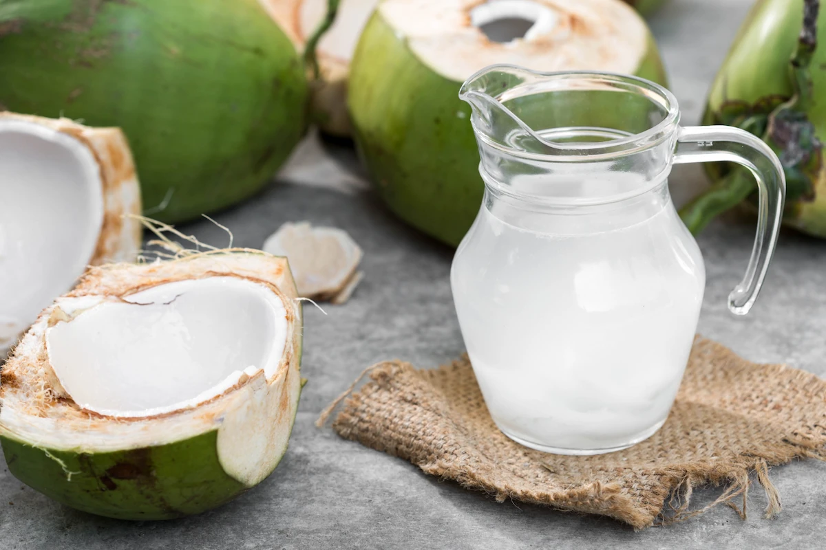 Manfaat Air Kelapa Muda Untuk Pencernaan & Sembelit