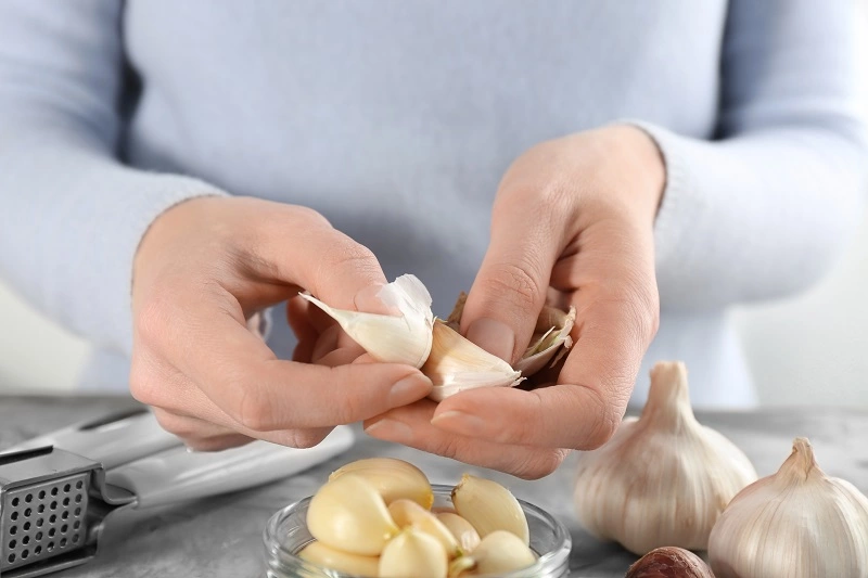 10+ Manfaat Bawang Putih bagi Kesehatan & Cara Konsumsinya!