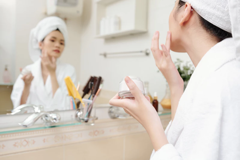 9 Manfaat Moisturizer untuk Menjaga Kesehatan Kulit
