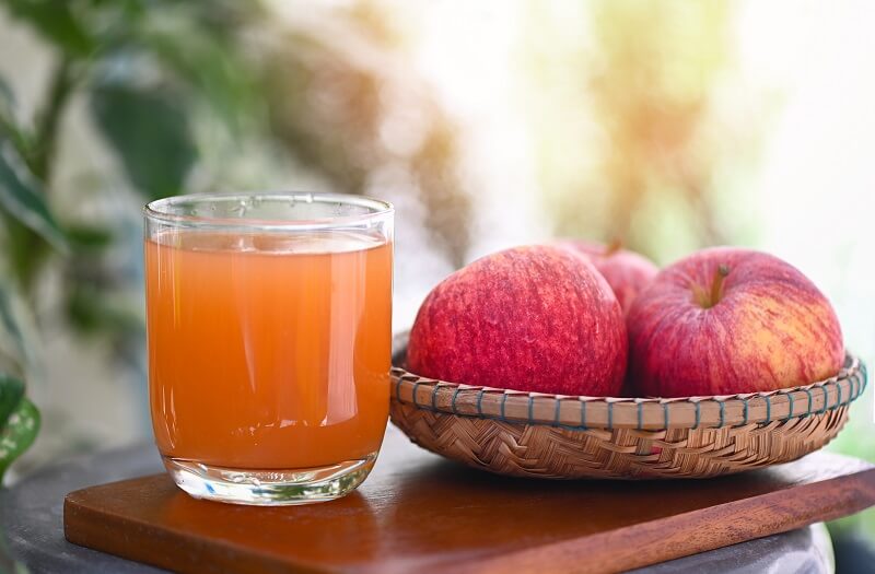 10 Minuman Pelancar BAB untuk Membantu Atasi Sembelit