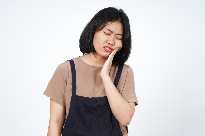 11 Obat Alami Sakit Gigi Berlubang, Mudah Didapat di Rumah!
