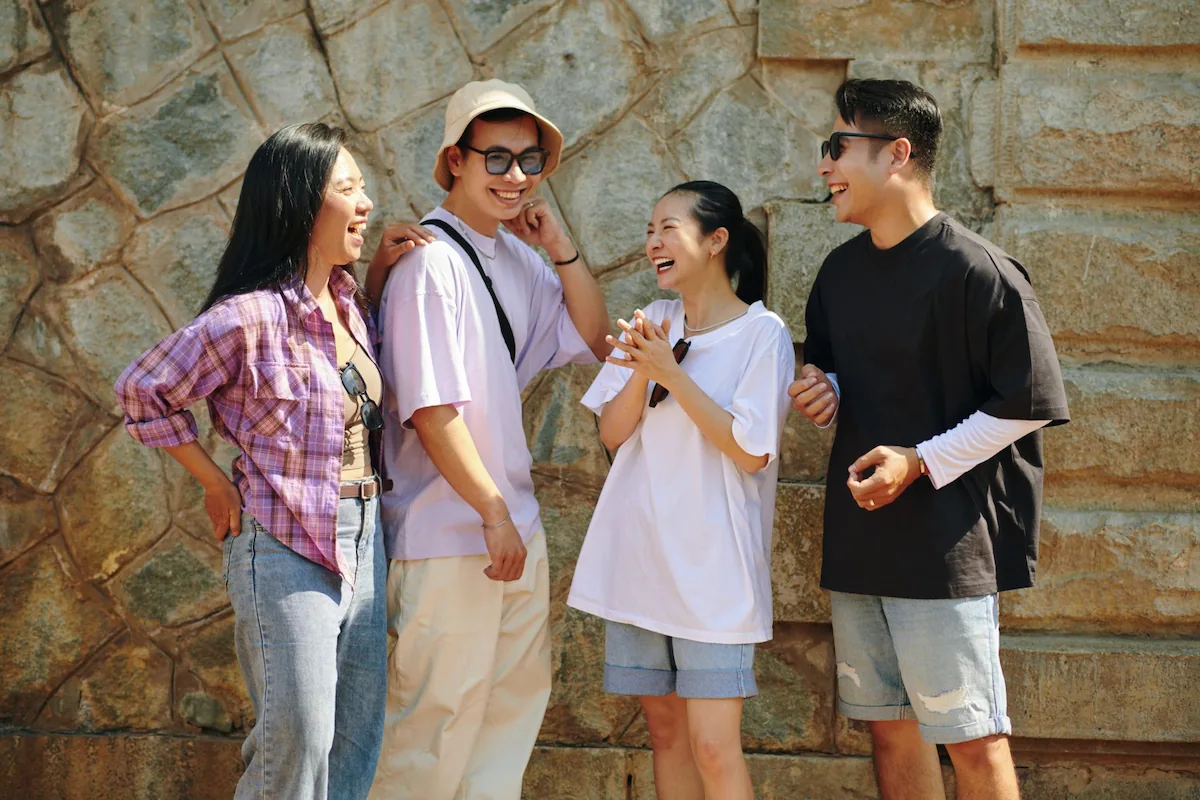 10 Inspirasi Outfit Jalan-Jalan yang Simple dan Bikin Percaya Diri