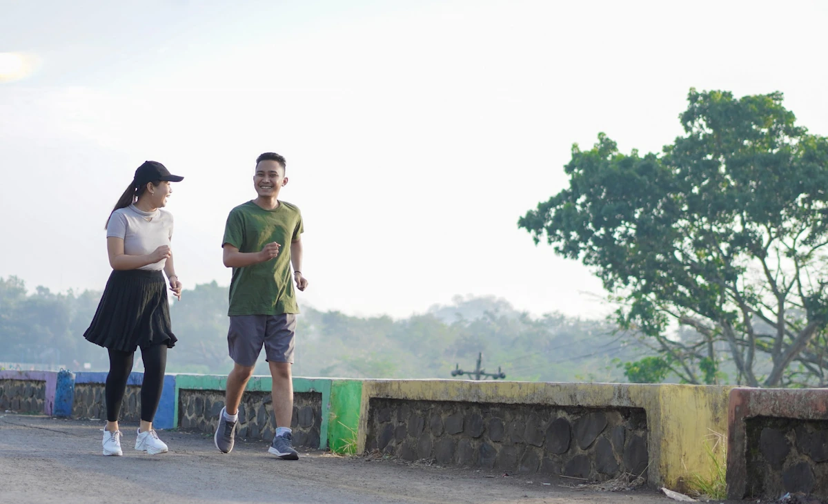 10 Rekomendasi Outfit Jalan Sehat yang Nyaman dan Stylish!