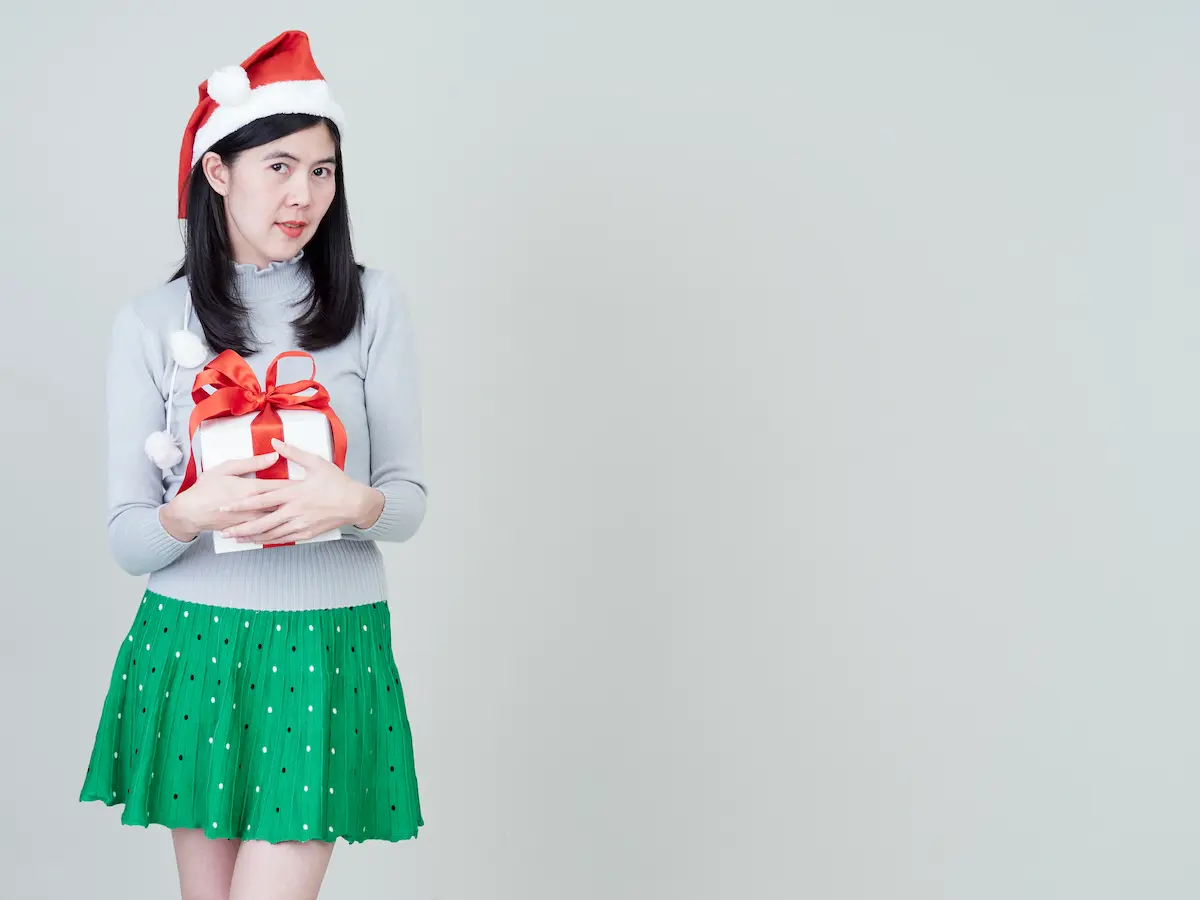10 Inspirasi Outfit Natal yang Stylish dan Elegan, Yuk Coba!