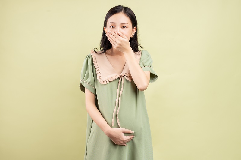 Ini 5 Cara Mengatasi Panas Dalam yang Aman untuk Ibu Hamil