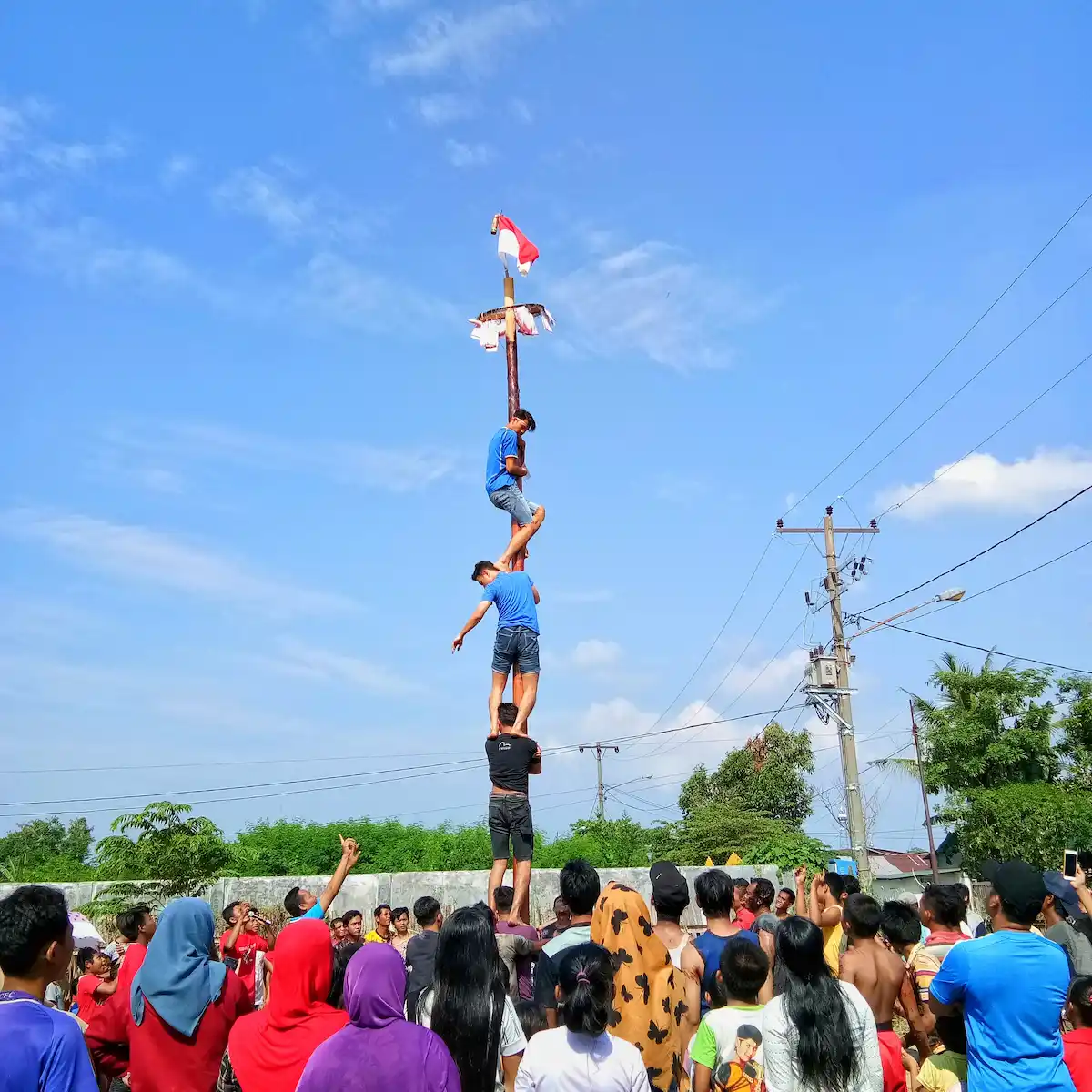 Lomba Panjat Pinang