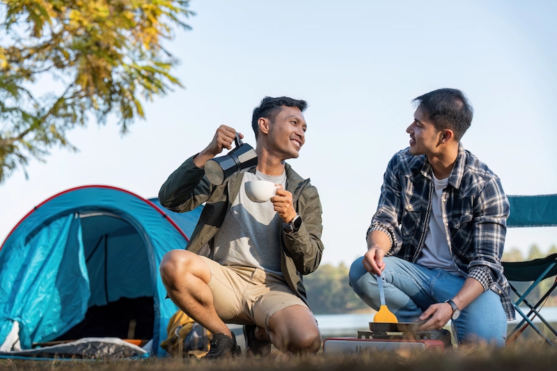 10 Perlengkapan Camping Agar Nyaman & Aman