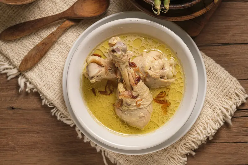 4 Resep Opor Ayam Lebaran Gurih & Lezat