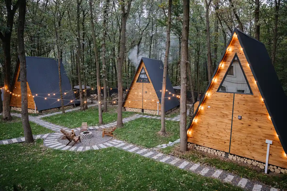 10 Tempat Glamping di Bogor yang Nyaman untuk Liburan Santai