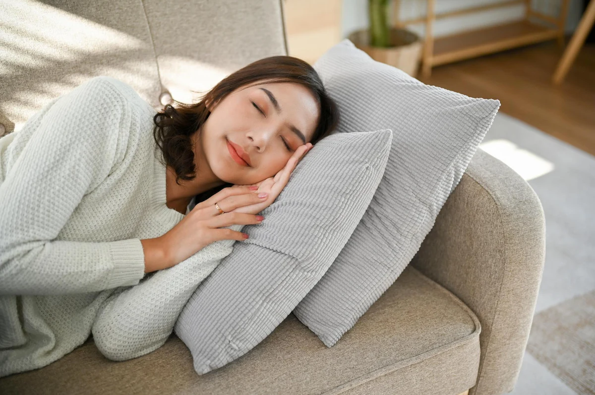 Tidur Siang yang Baik Jam Berapa? Ini Waktu yang Tepat & Manfaatnya!