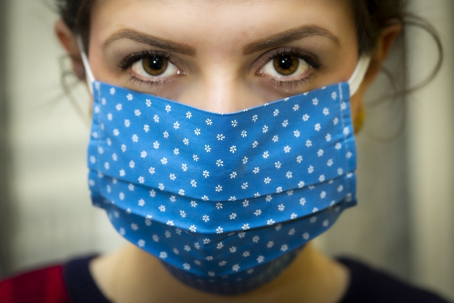Tips Supaya Tidak Pengap Saat Pakai Masker